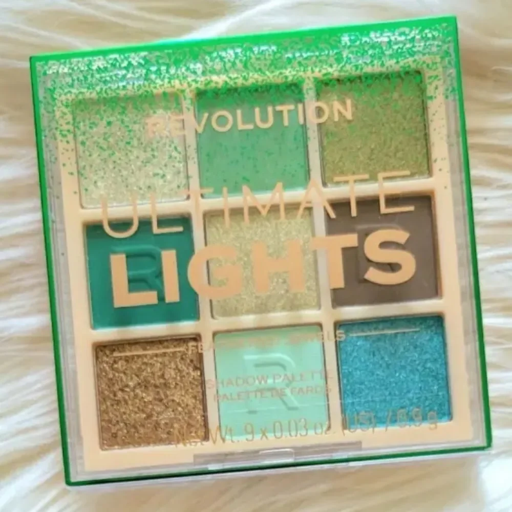 Makeup Revolution color feathered